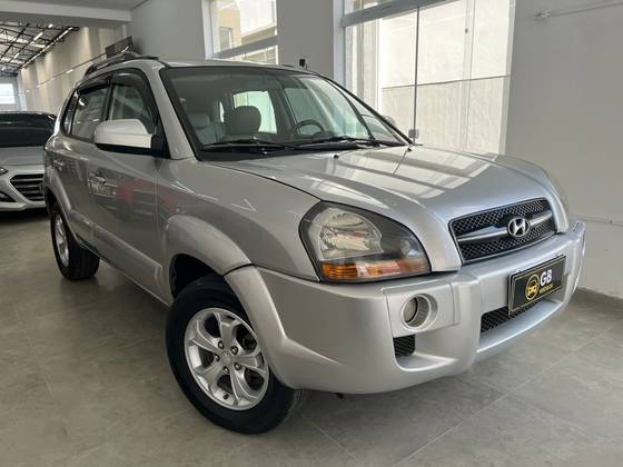 HYUNDAI TUCSON 2.0 MPFI GLS 16V 143CV 2WD FLEX 4P AUTOMÁTICO HYUNDAI TUCSON 2.0 MPFI GLS 16V 143CV 2WD FLEX 4P AUTOMÁTICO